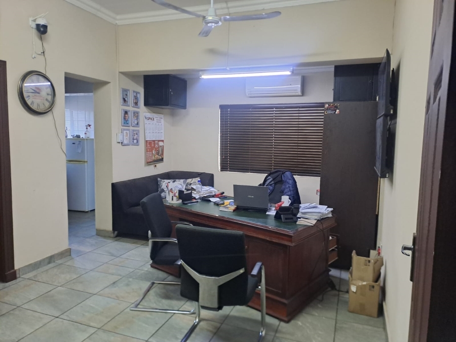 Commercial Property for Sale in Oos Einde North West
